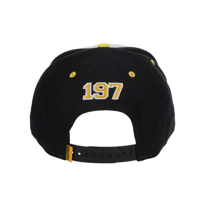 POKÉMON - Umbreon #197 Varsity Cut Snap Back